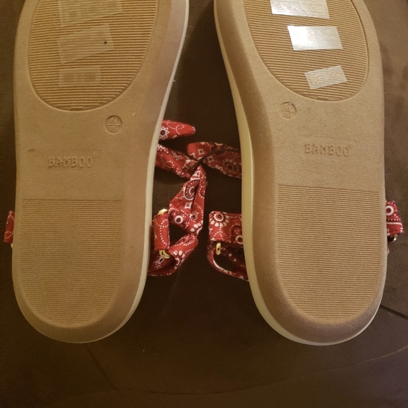Bandana velcro sandals. - Picture 5 of 5